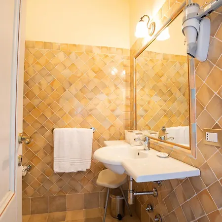 Daniel Hotel 3*